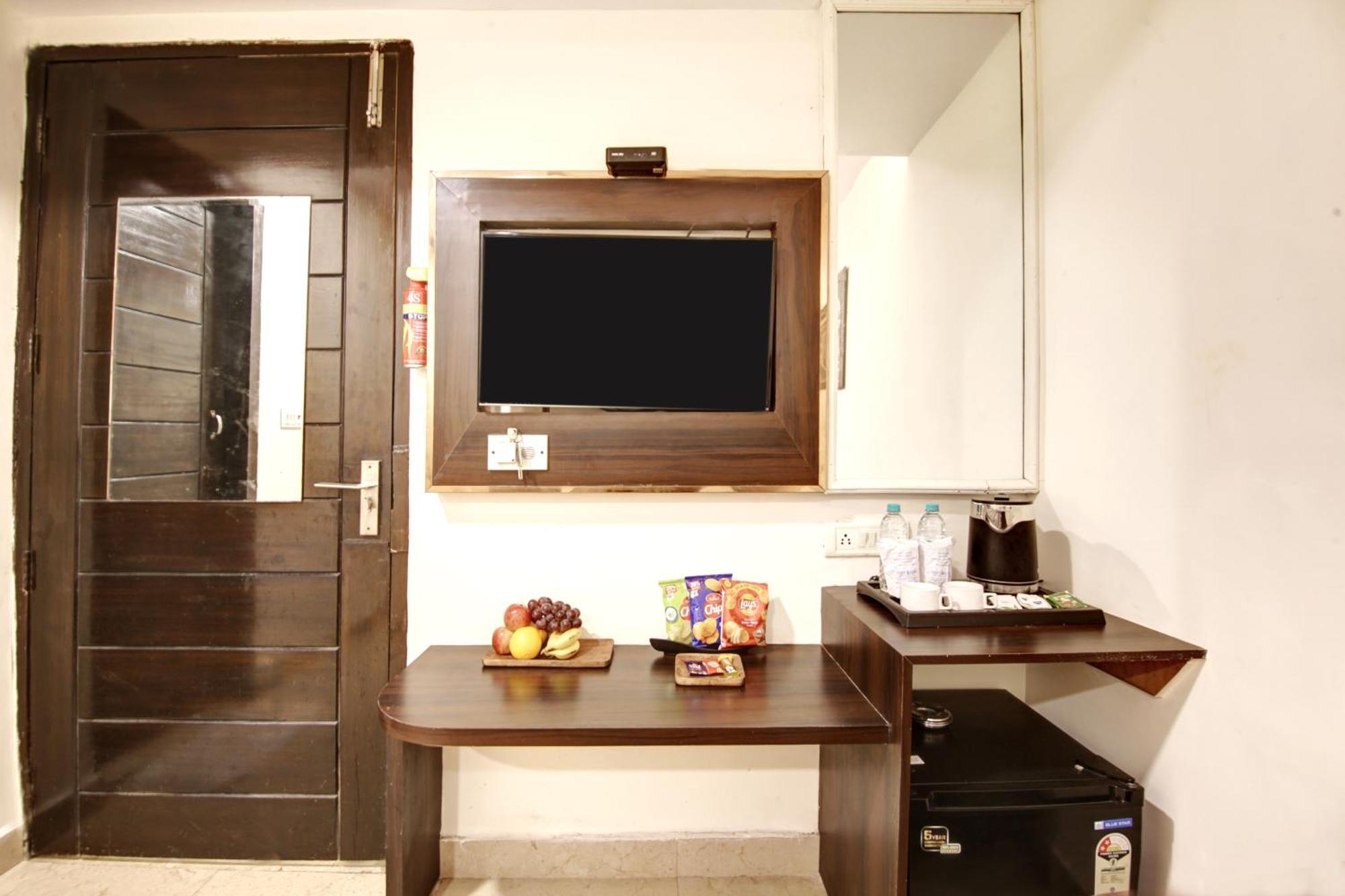 Hotel Wk Comfort - Near White Clove Nueva Delhi Exterior foto